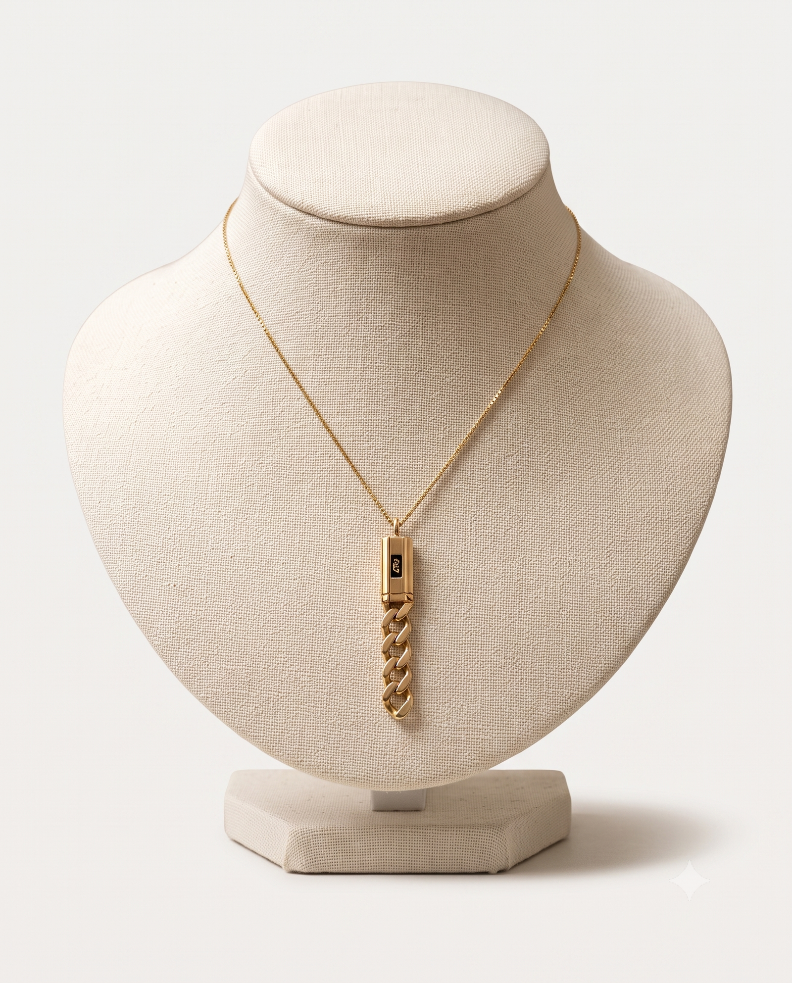 Monaco 18K Gold Pendant Necklace